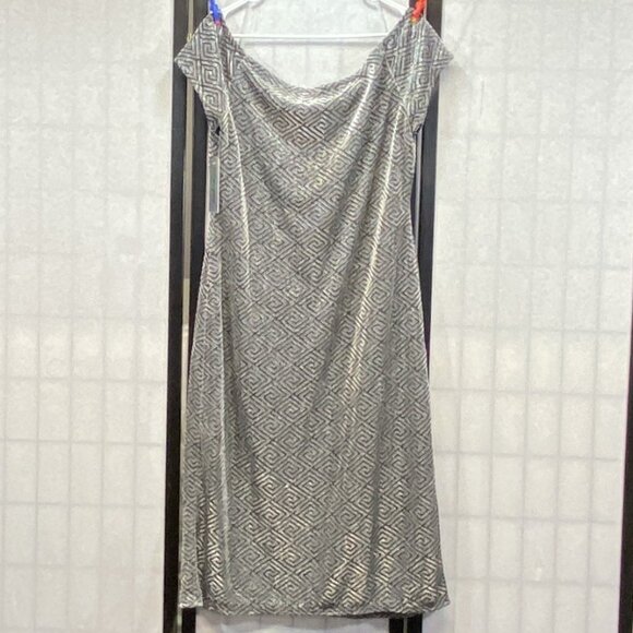 Derek Heart Black Silver Shimmery Greek Key Shift Dress Boat Neck Cap Sleeve 1X - Picture 2 of 14